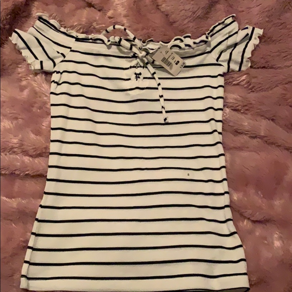 Off shoulder shirt